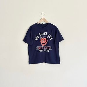 NEW The Black Keys Wild Child Dropout Boogie 2022 Tour T Shirt Adult size Large